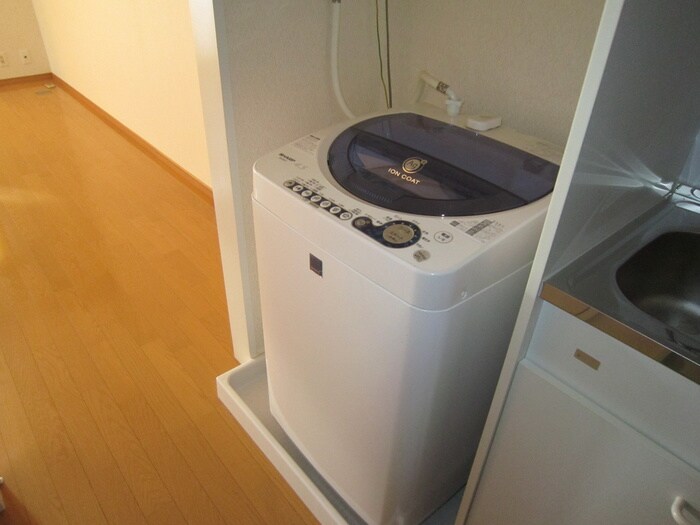 物件内観写真8　(洗濯機置場)