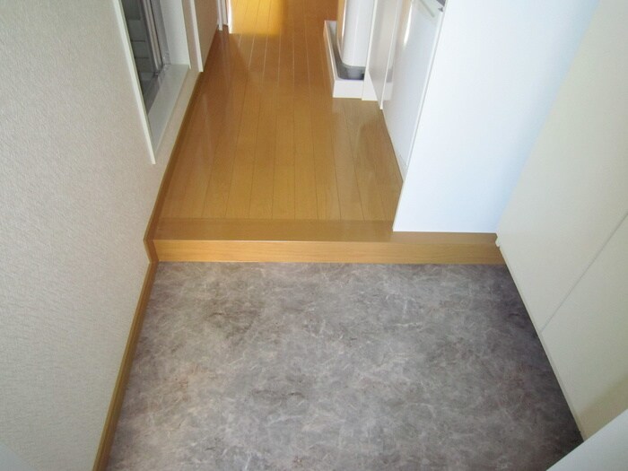 物件内観写真13　(玄関)