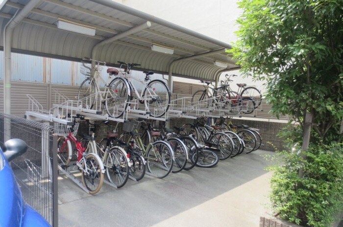 物件外観写真4　(駐輪場)