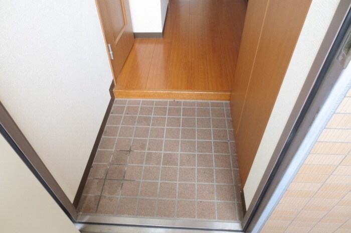 物件内観写真14　(玄関)