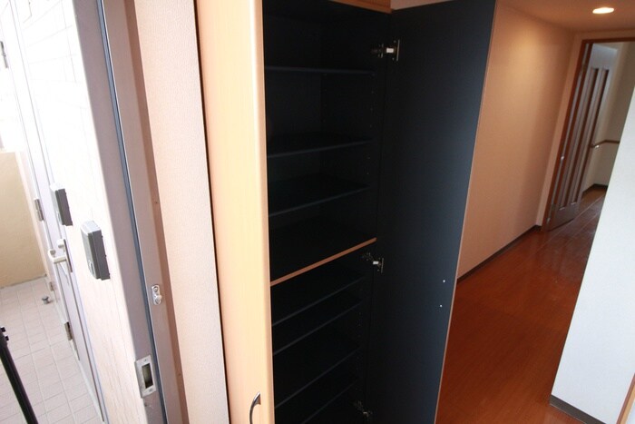 物件内観写真18　(靴箱)