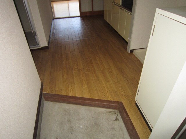 物件内観写真7　(玄関)