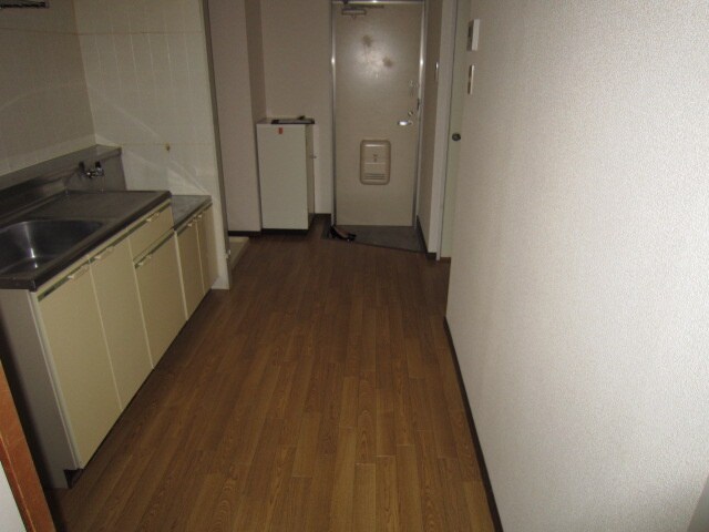 物件内観写真16　(廊下)