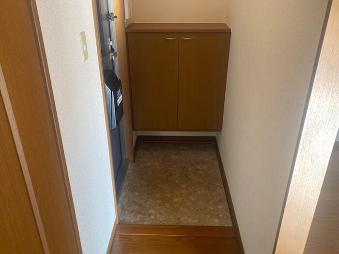 物件内観写真7　(玄関)