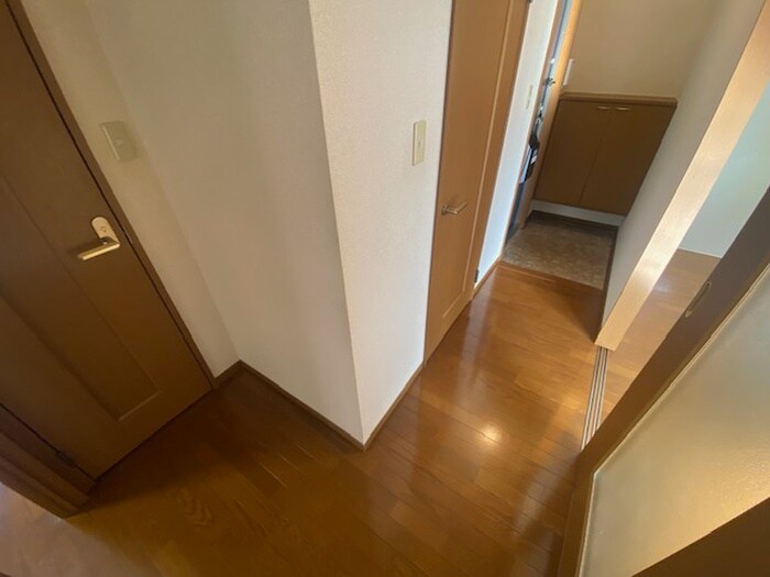 物件内観写真13　(廊下)
