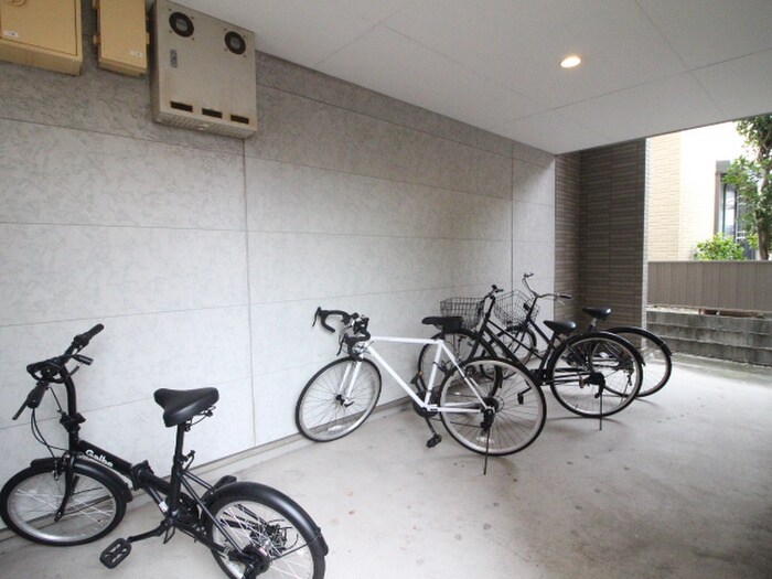 物件外観写真5　(駐輪場)