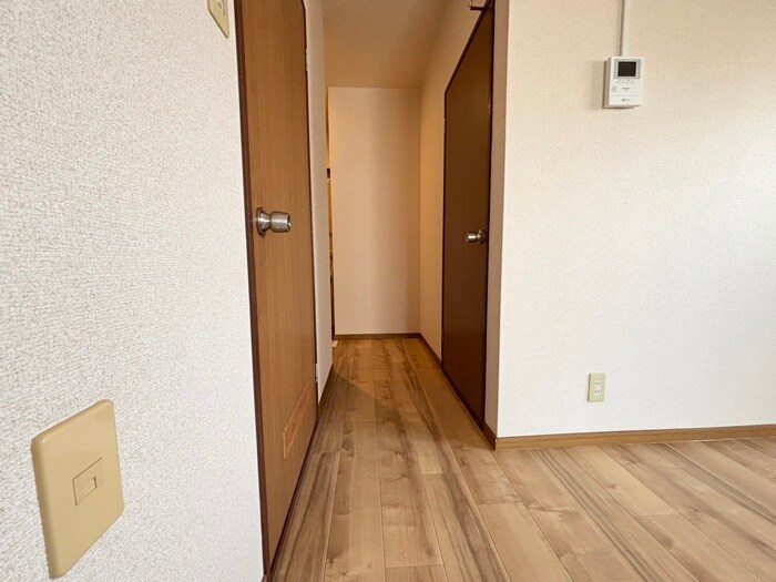 物件内観写真18　(廊下)
