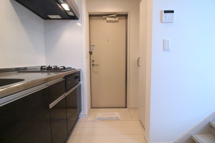 物件内観写真7　(玄関)