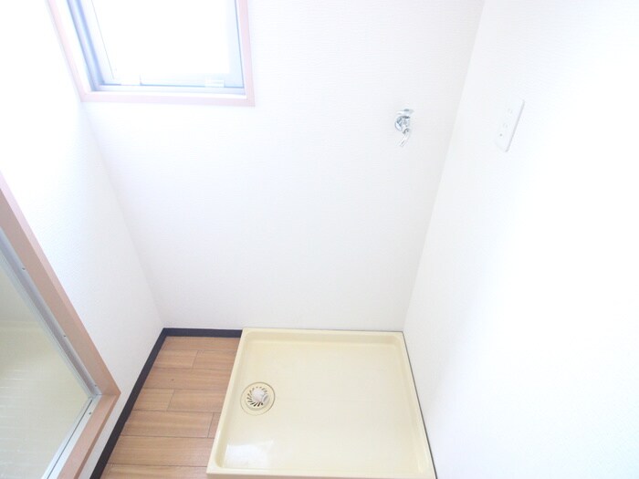 物件内観写真13　(洗濯機置場)