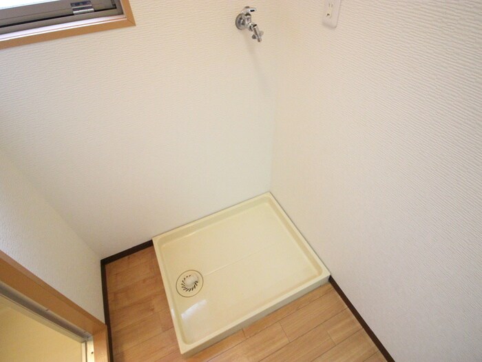 物件内観写真14　(洗濯機置場)