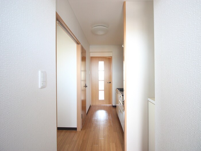 物件内観写真22　(廊下)