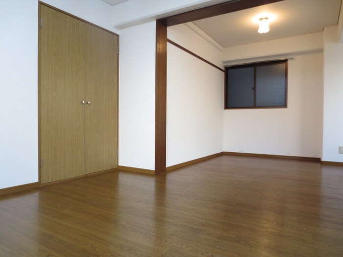 物件内観写真10　(居室)