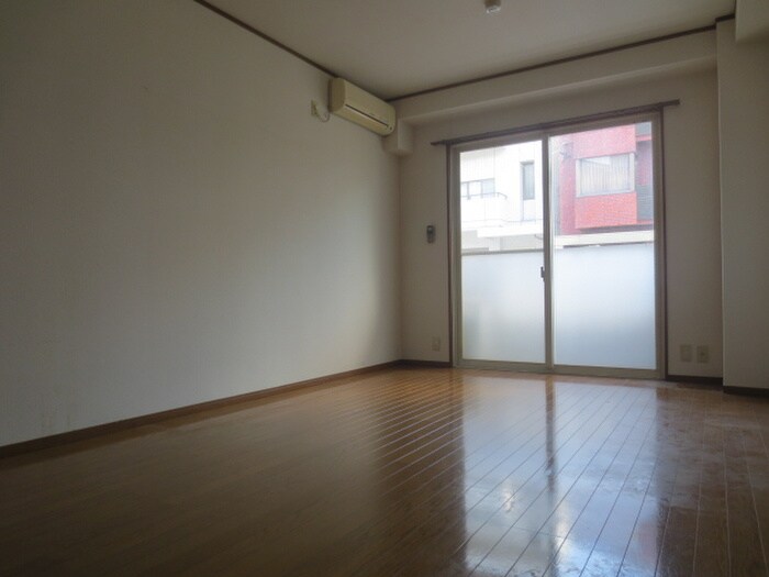 物件内観写真4　(居室)