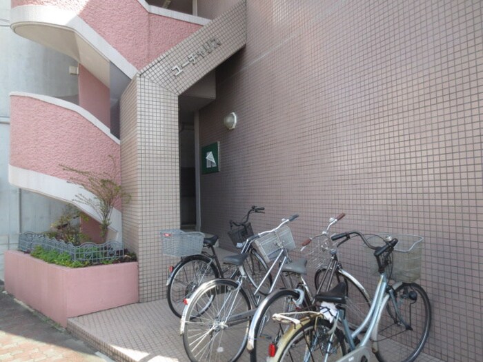 物件外観写真3　(駐輪場)