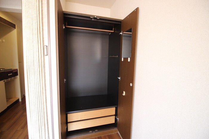 物件内観写真16　(収納)