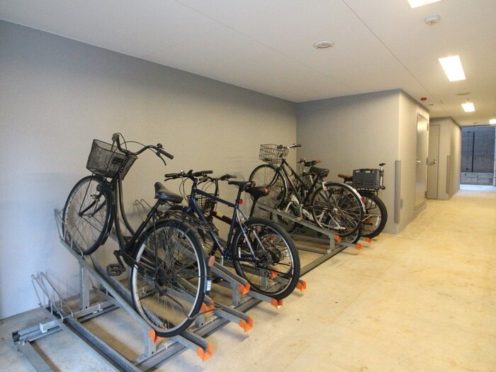 物件外観写真4　(駐輪場)