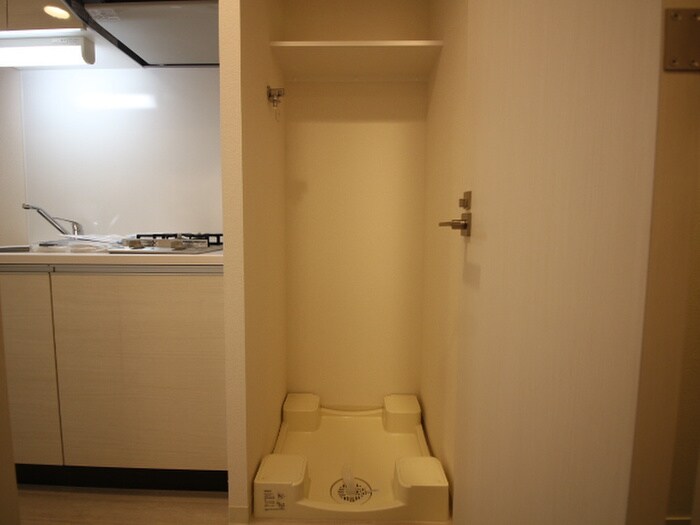 物件内観写真14　(洗濯機置場)