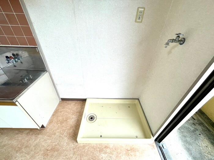 物件内観写真15　(洗濯機置場)