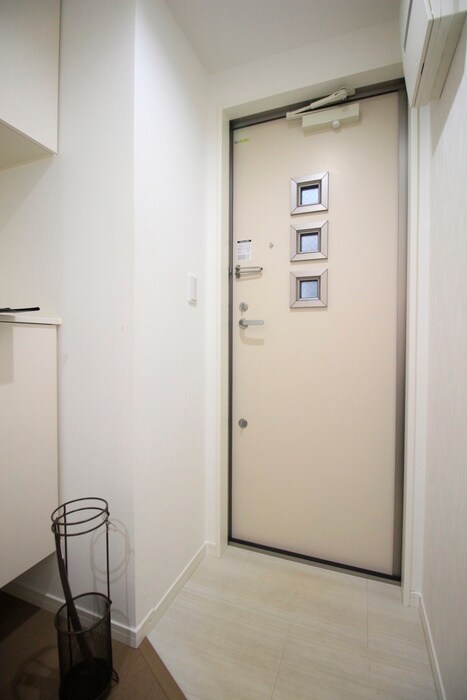 物件内観写真15　(玄関)