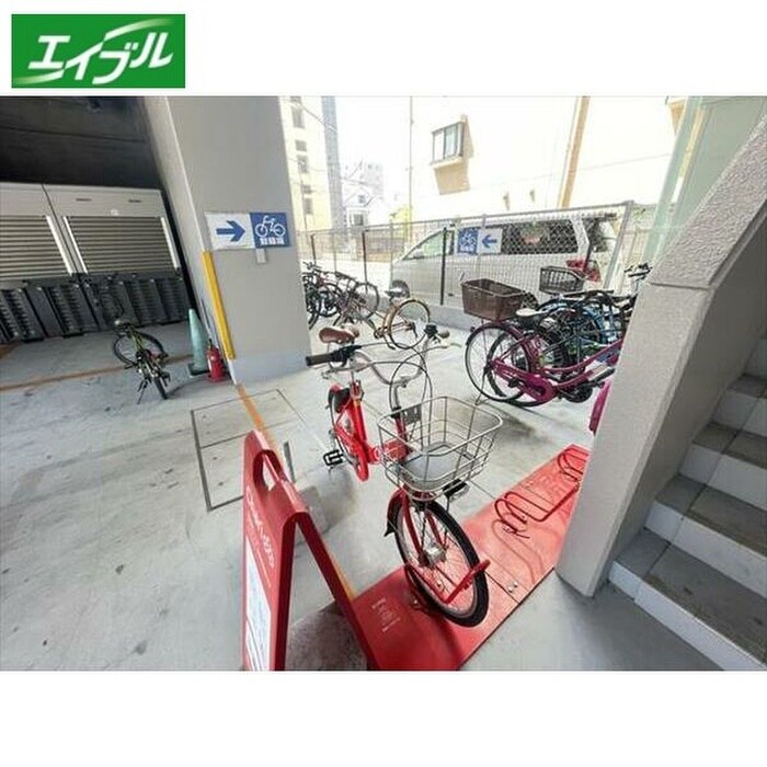 物件外観写真3　(駐輪場)