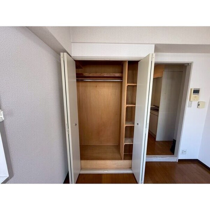 物件内観写真12　(収納)