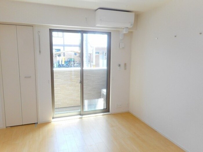 物件内観写真4　(居室)