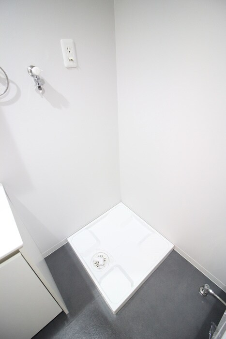 物件内観写真8　(洗濯機置場)