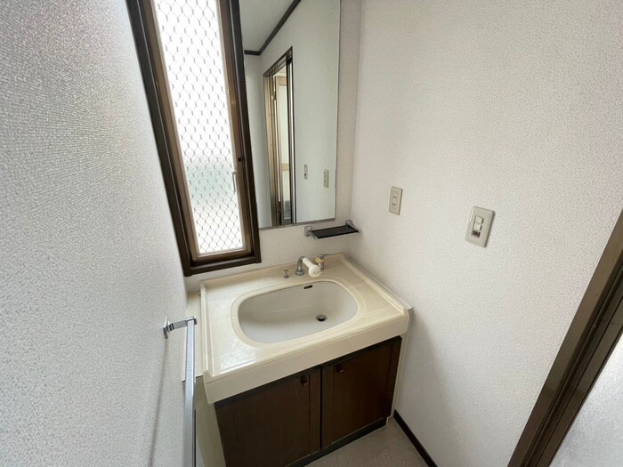 物件内観写真12　(洗面)