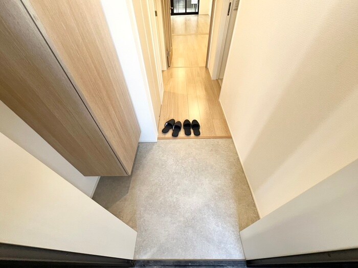 物件内観写真11　(玄関)