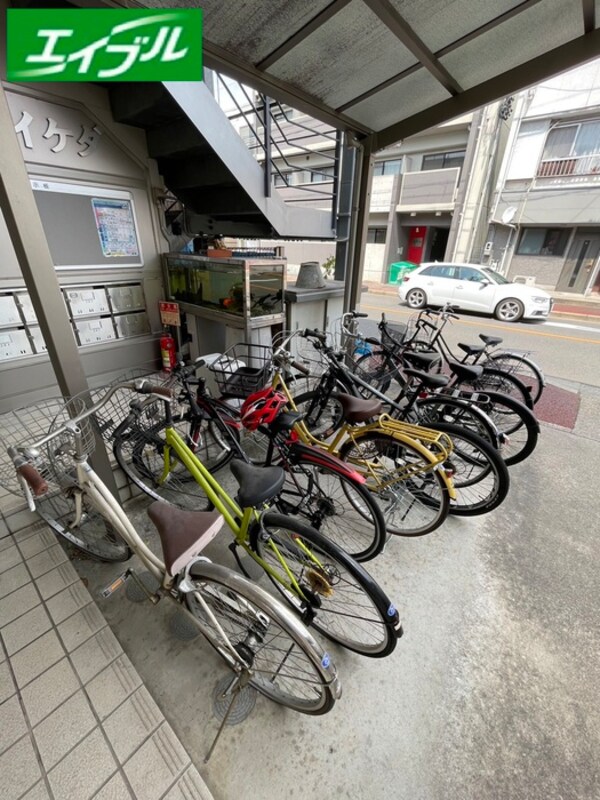 駐輪場