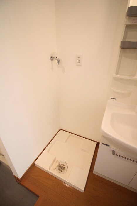 物件内観写真13　(洗濯機置場)