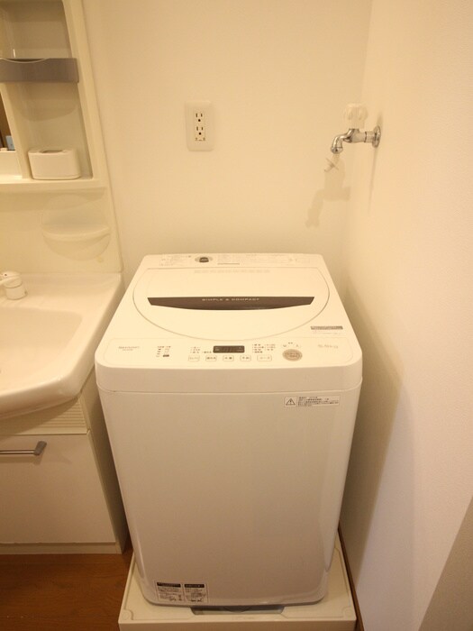 物件内観写真17　(洗濯機置場)