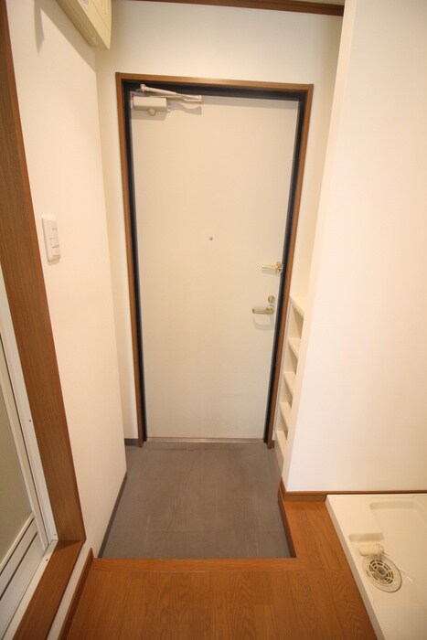 物件内観写真17　(玄関)