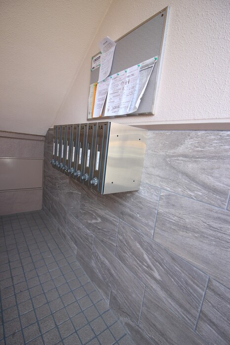 物件外観写真4　(エントランス部分)