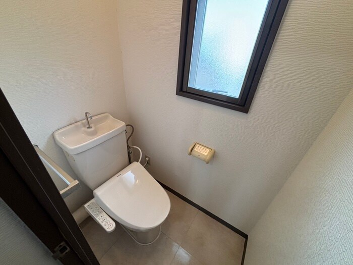 物件内観写真13　(トイレ)