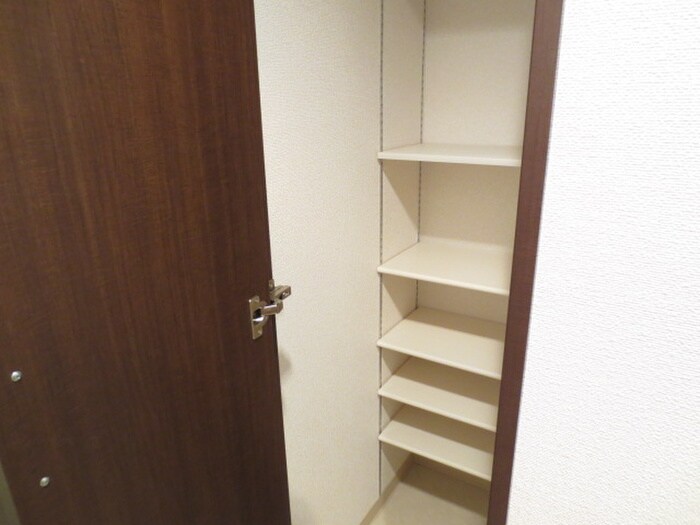 物件内観写真10　(靴箱)