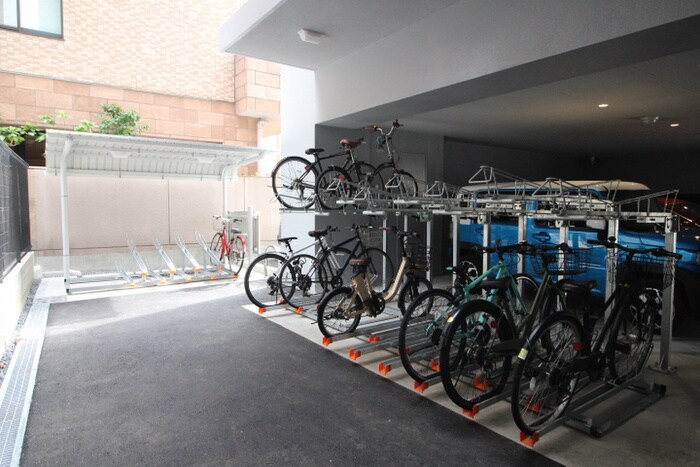 物件外観写真4　(駐輪場)