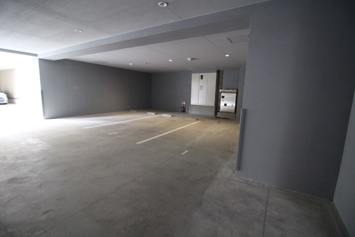 物件外観写真5　(駐車場)