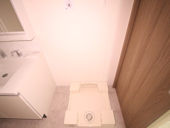 物件内観写真14　(洗濯機置場)