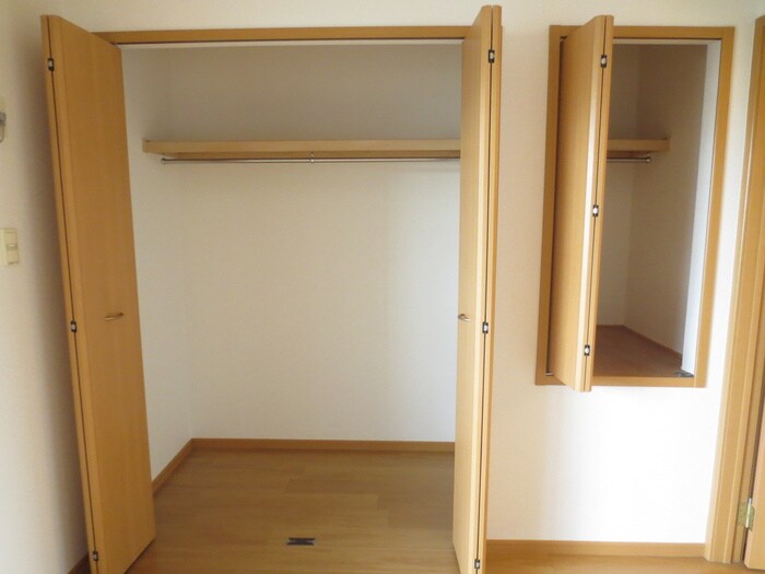 物件内観写真16　(収納)