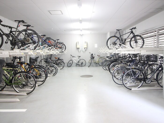 物件外観写真5　(駐輪場)