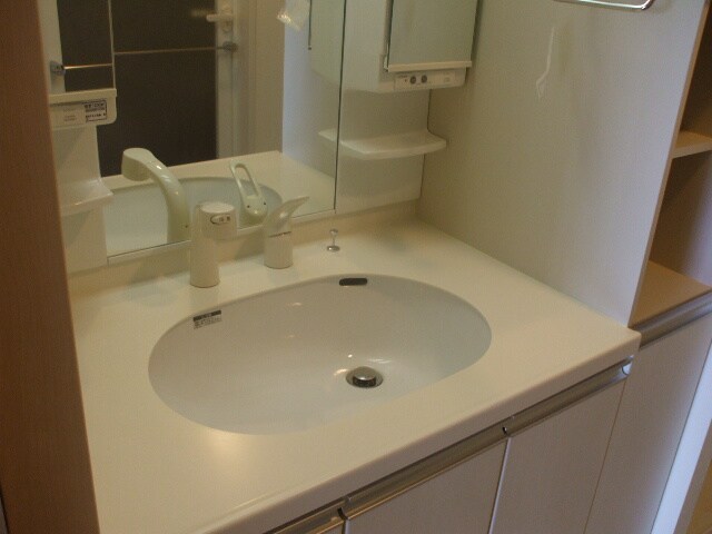 物件内観写真12　(洗面)