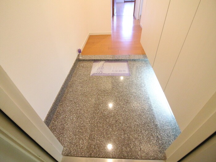 物件内観写真17　(玄関)