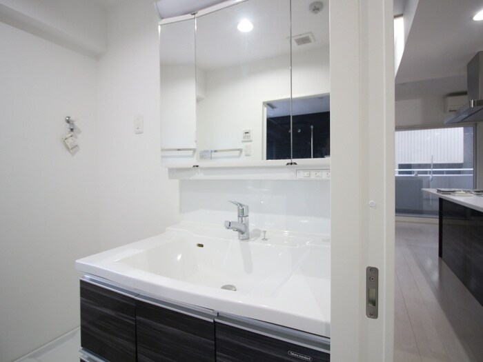 物件内観写真11　(洗面)