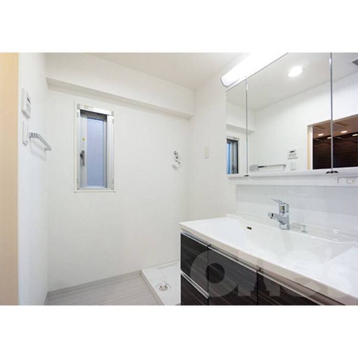 物件内観写真13　(洗濯機置場)