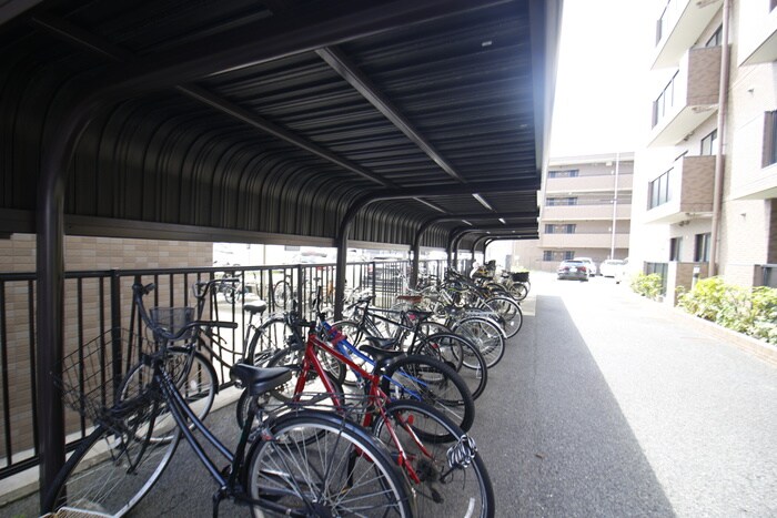 物件外観写真5　(駐輪場)