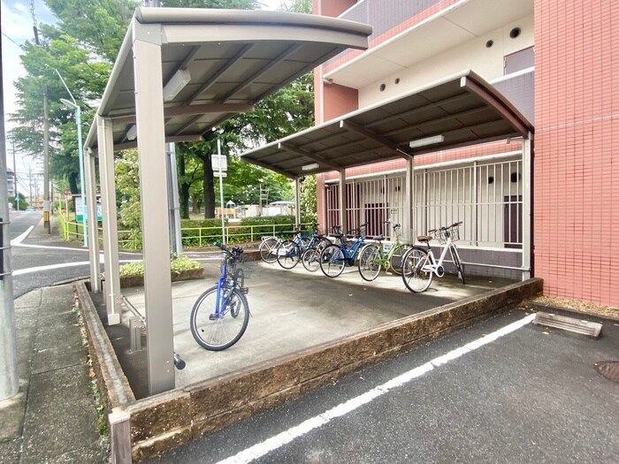 物件外観写真3　(駐輪場)