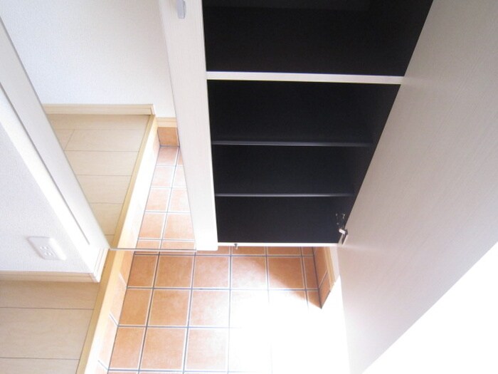 物件内観写真15　(玄関)