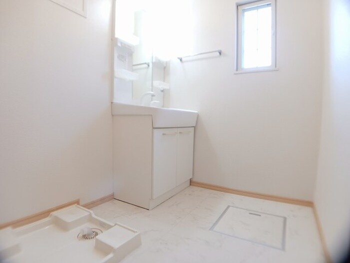 物件内観写真17　(洗濯機置場)