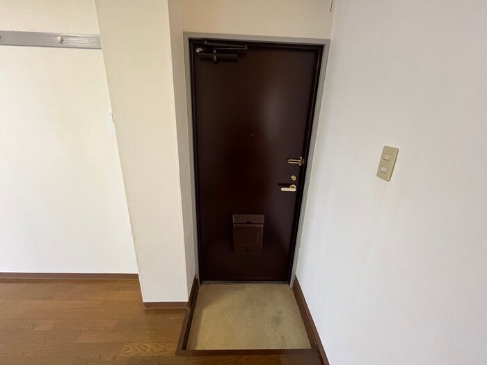 物件内観写真19　(玄関)